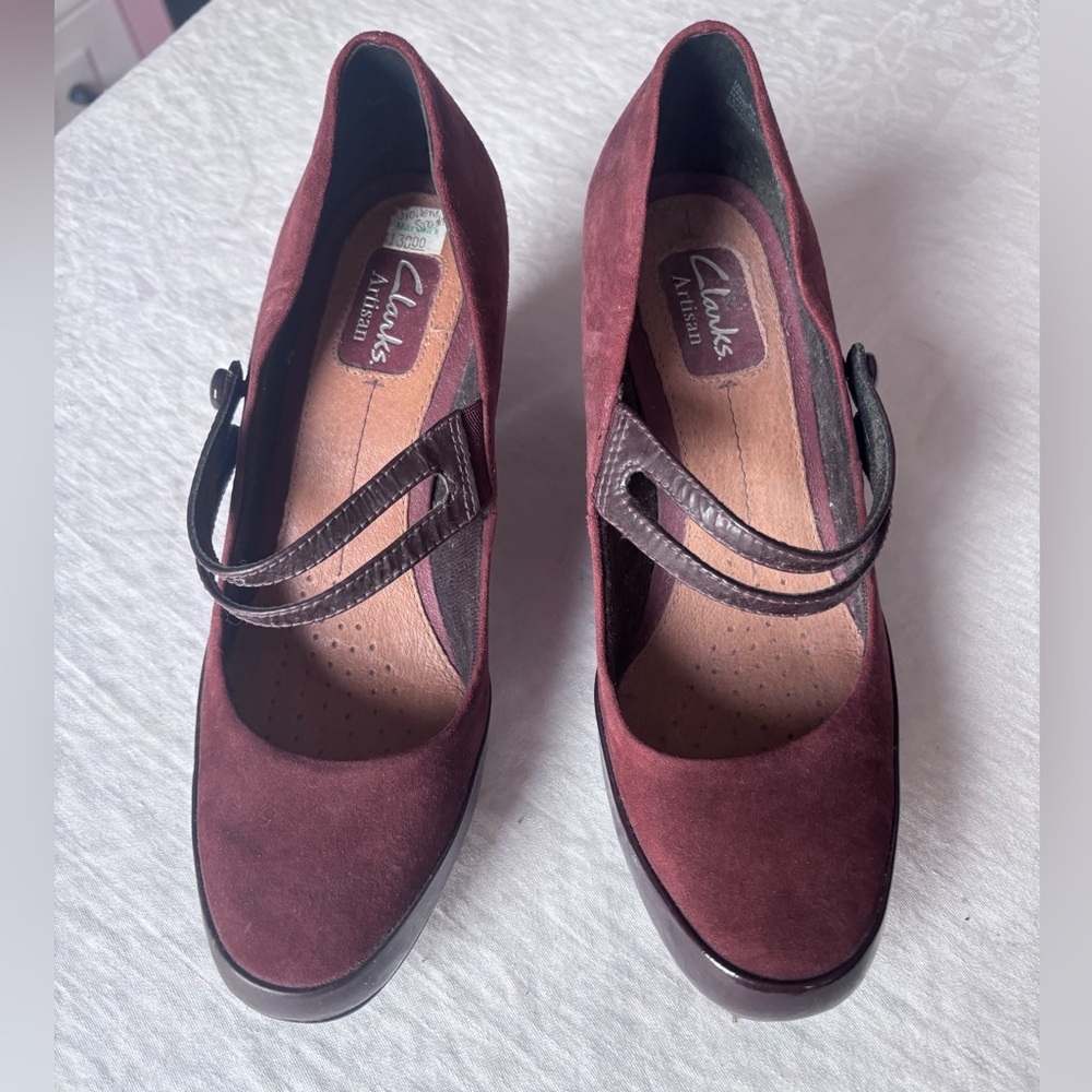 Artisan Clark’s Ladies Alpine Gold Burgundy Suede Heeled Mary Jane’s Size 8M